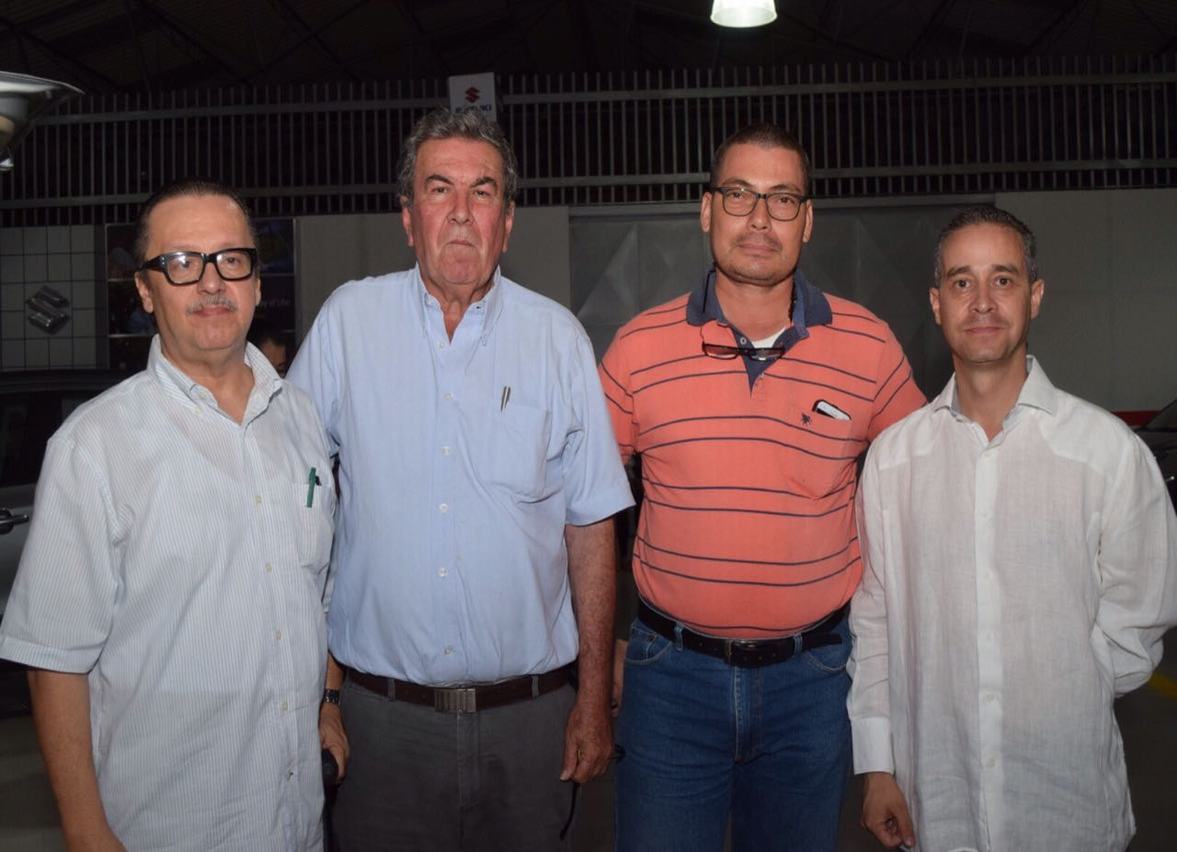 Oscar Rujana, Luis María Rouillé, Richard Augusto Castro y Rodrigo Alarcón; Gerente Post-Venta.
